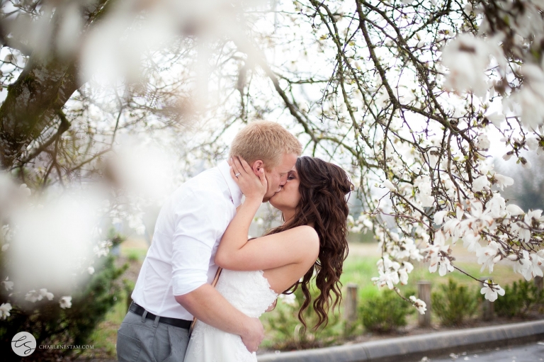 Wedding Photography, Chilliwack BC, Newlyweds kissing